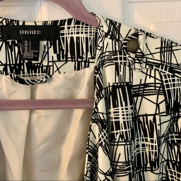 Abstract Statement Blazer - Picture 3 of 5